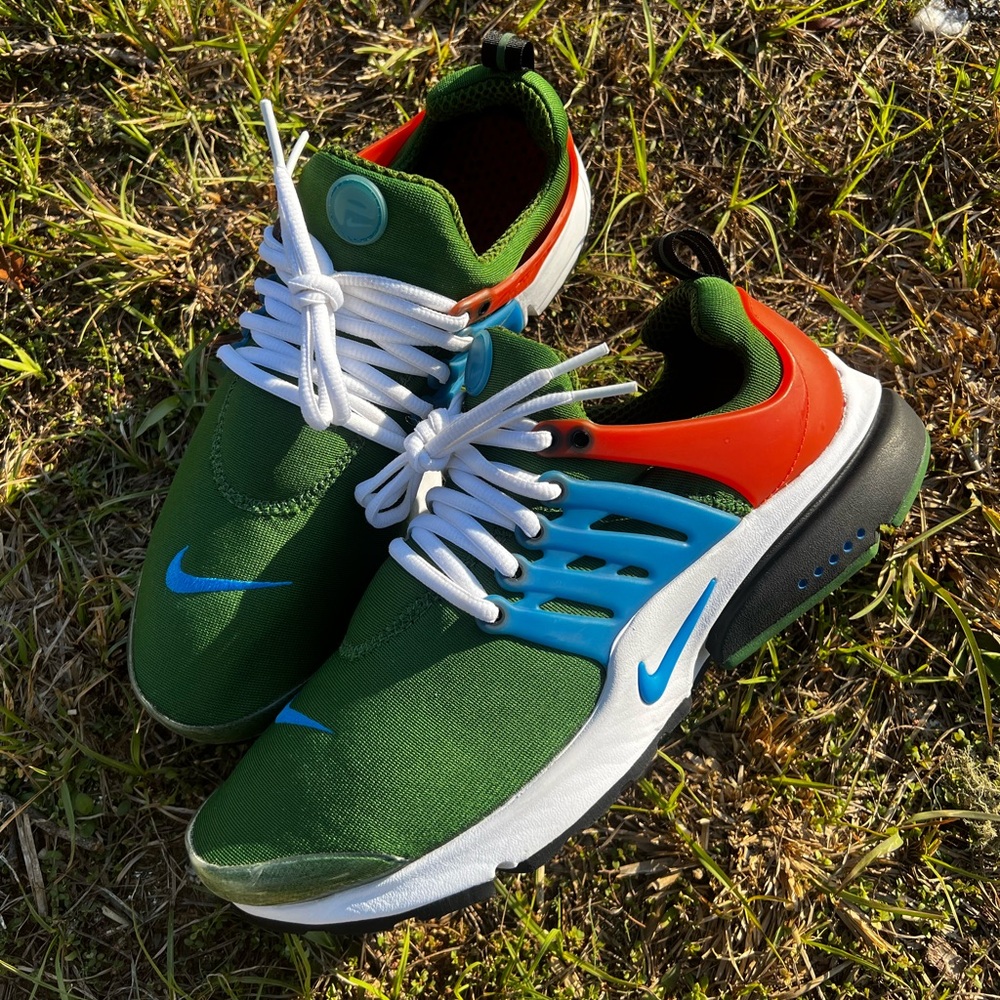 CLEAN Nike size 10 Mens Air Presto Forest Green shoes